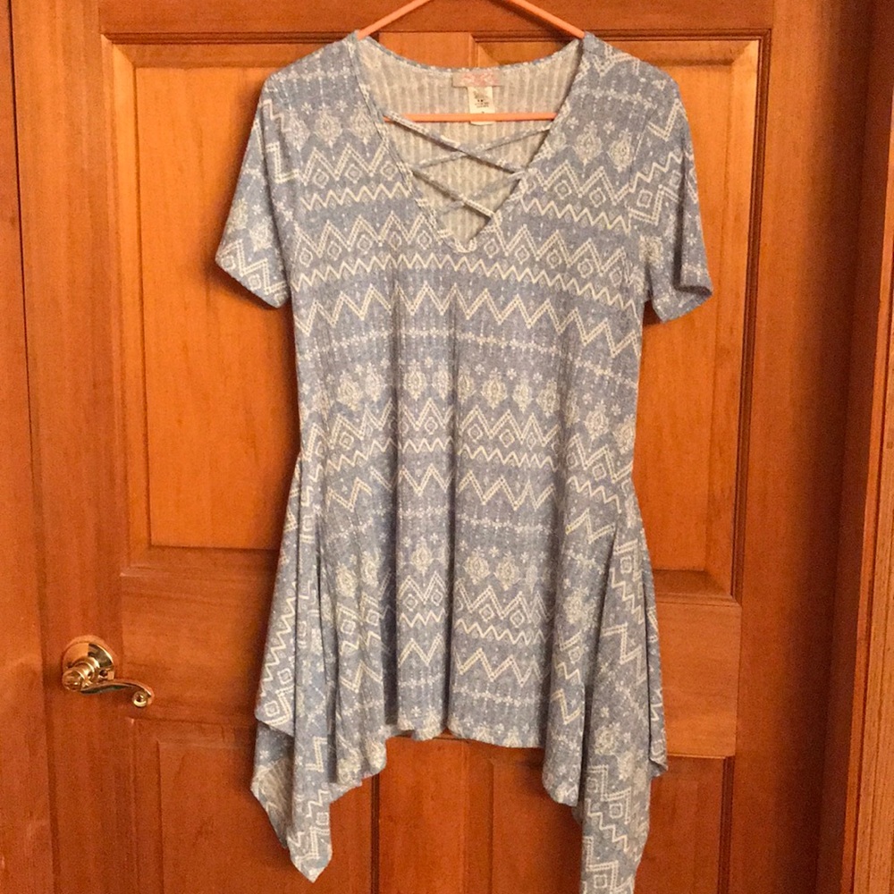 Short sleeved tunic